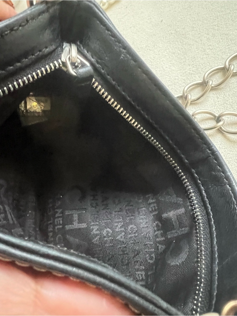 Chanel Small Crossbody Bag Fit iphone pro - Picture 4 of 9